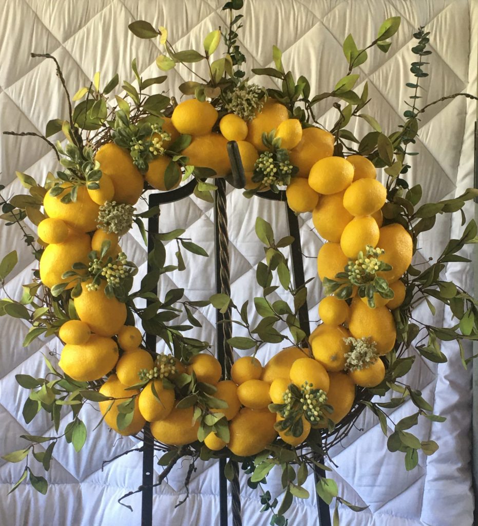 A wreath made of lemons